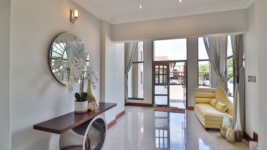 6 Bedroom Property for Sale in Birdwood Estate North West